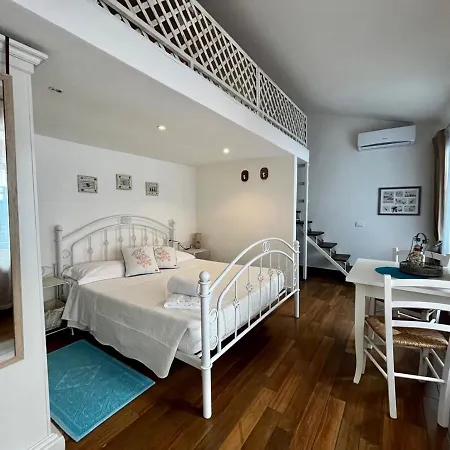 Palmasera Charming - Rooms & Suites 4*