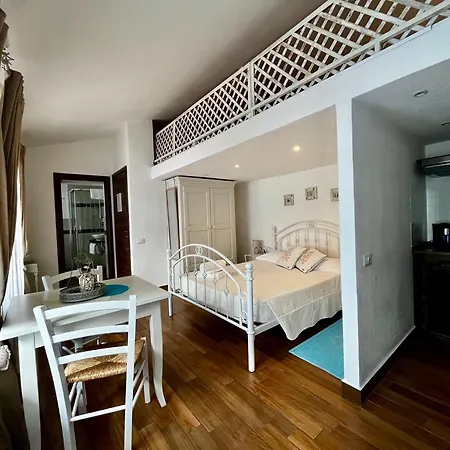 Palmasera Charming Bed & Breakfast